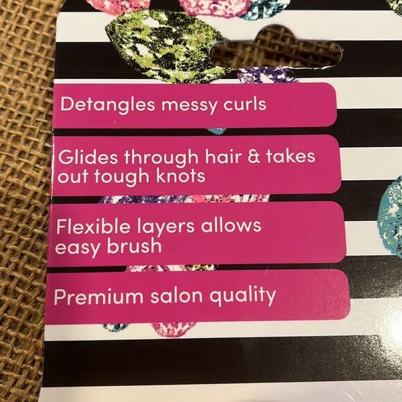 NWT Betsey Johnson palm detangler - Picture 3 of 3